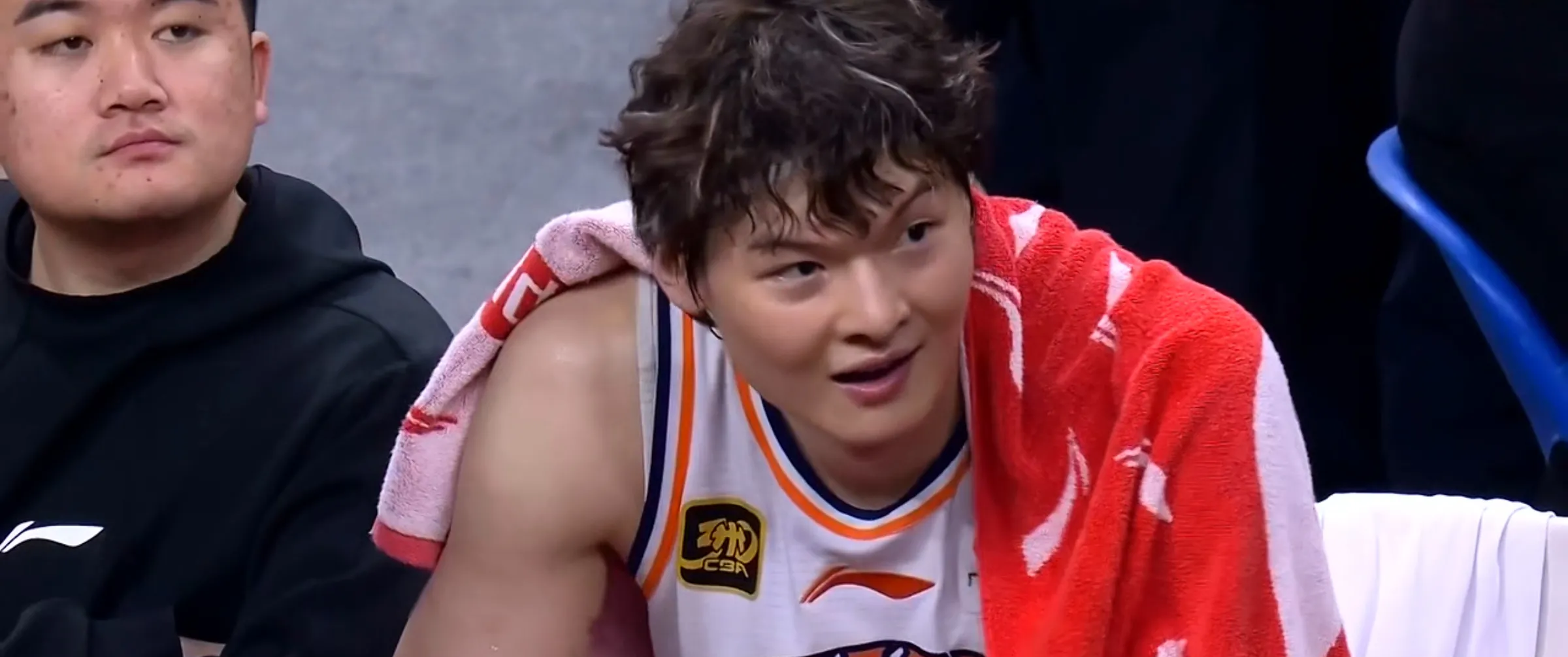 爱游戏-关于加时末段上海海港备战NBA总决赛；更衣室发声细节曝光；赛场秩序良好；赛程密集仍需轮换的信息